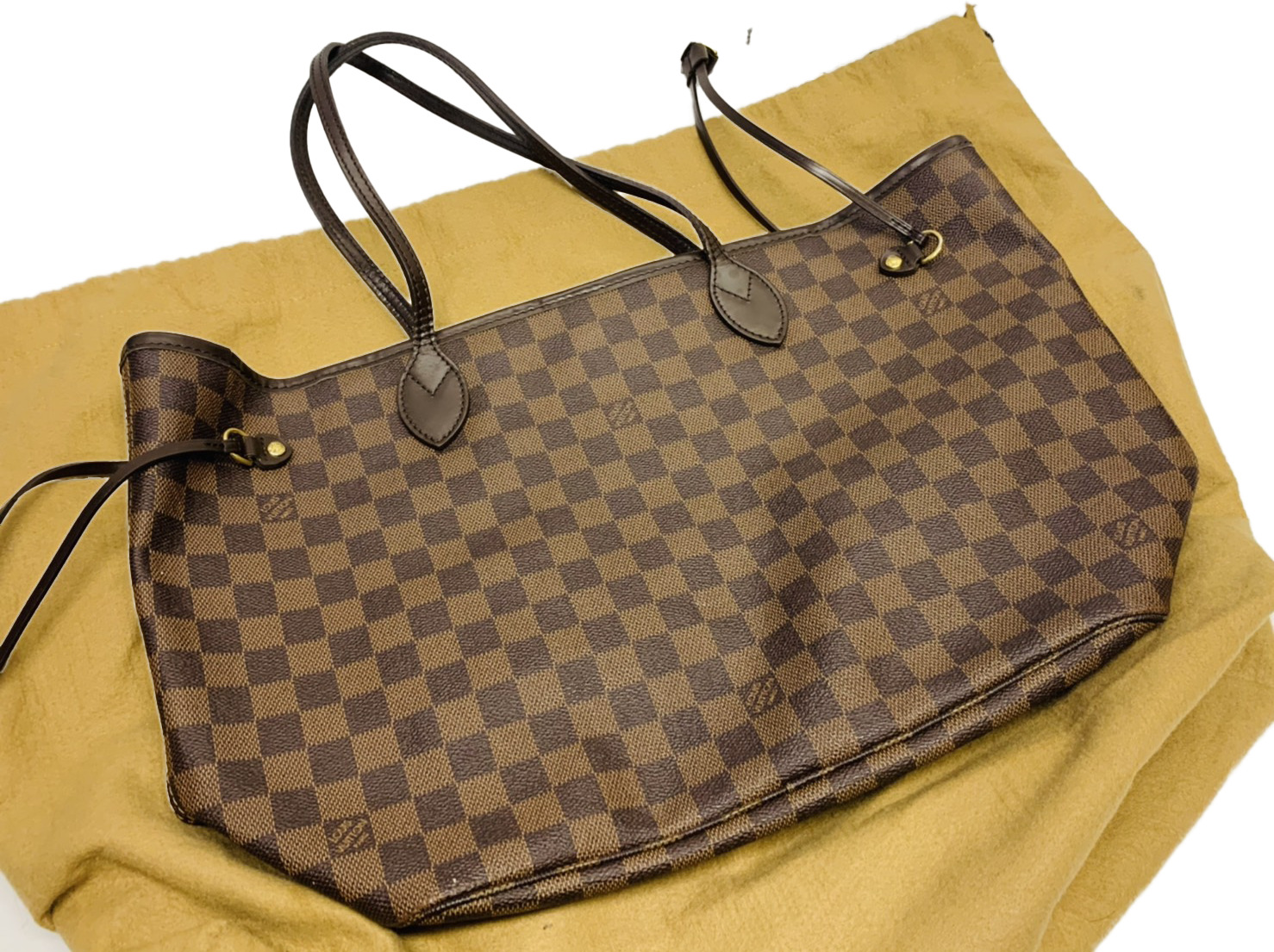 【Louis Vuitton:ダミエ:ネヴァーフル】のブランドバッグ出張買取実績